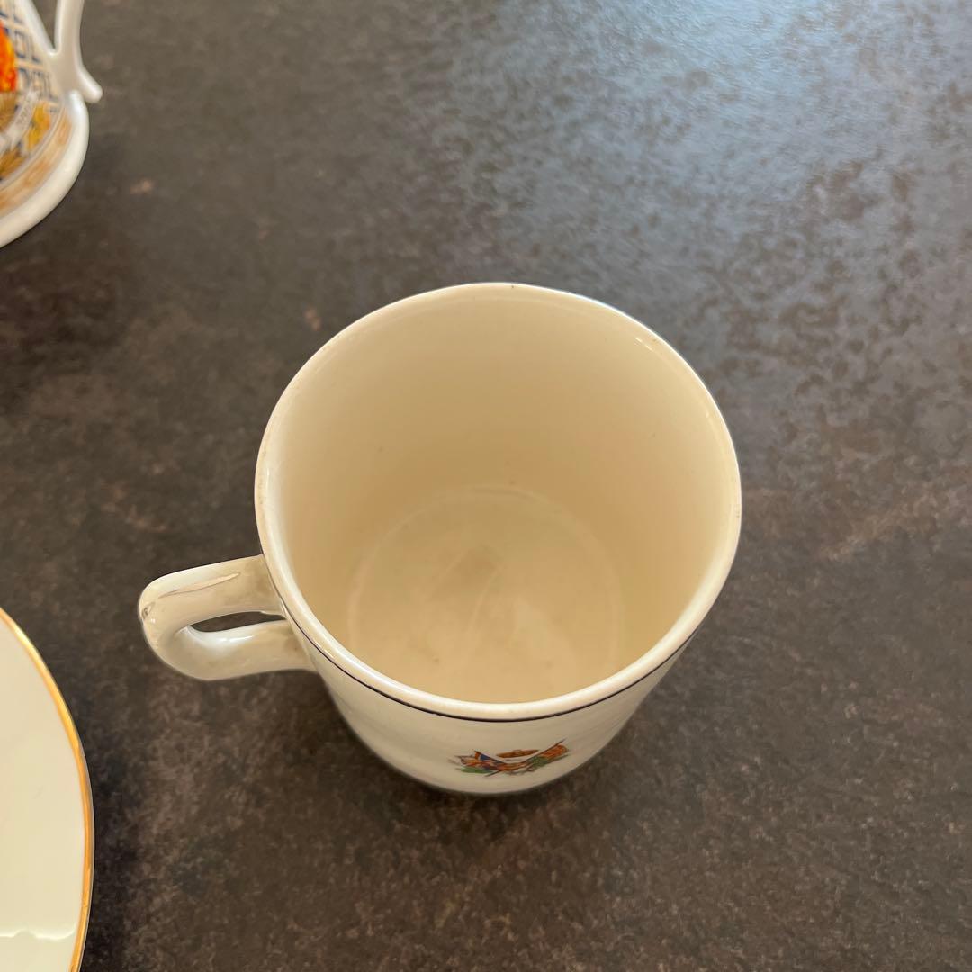 【4点セット】マグ　カップ　ソーサー　アンティーク　イギリス　エリザベス女王