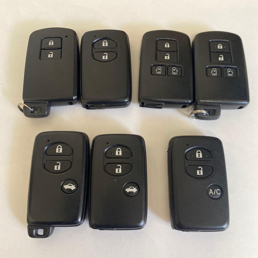 K*様 トヨタ純正スマートキー　７個セット(バラ売り可)