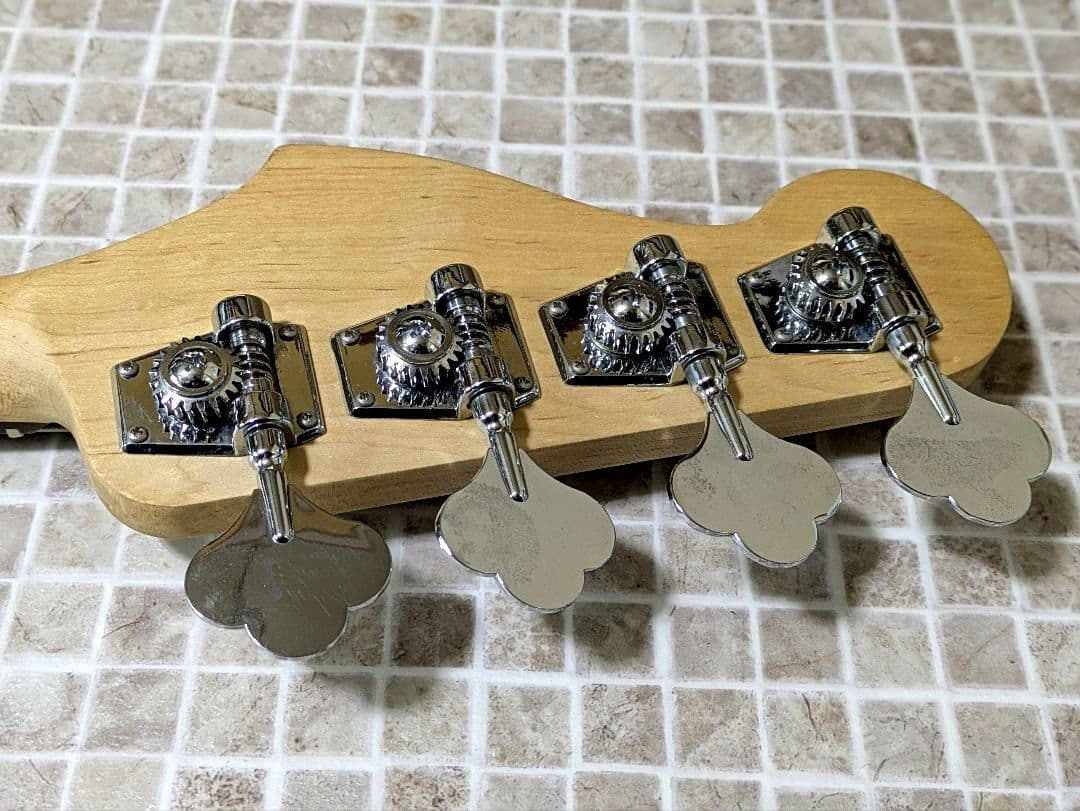 BUSKERS バスカーズ ベース エレキベース サンバースト ジャズベース