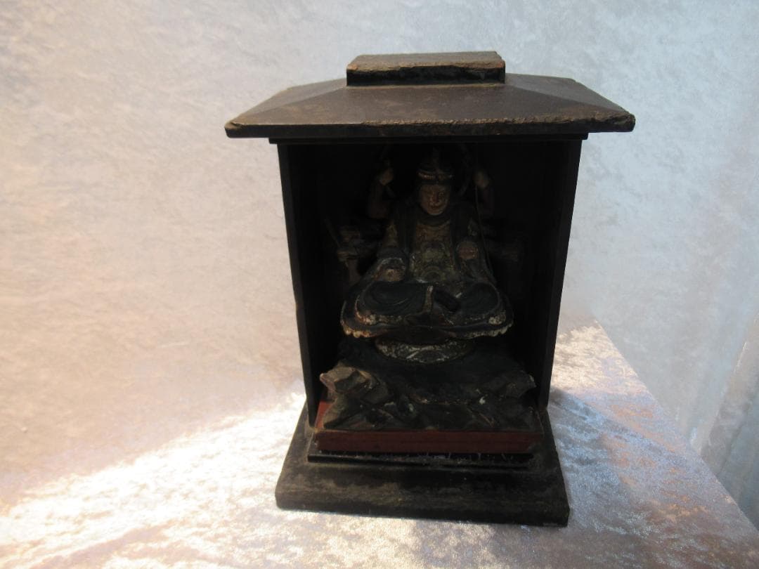 八臂弁財天の像 千手観音　厨子入り　彩色　江戸期