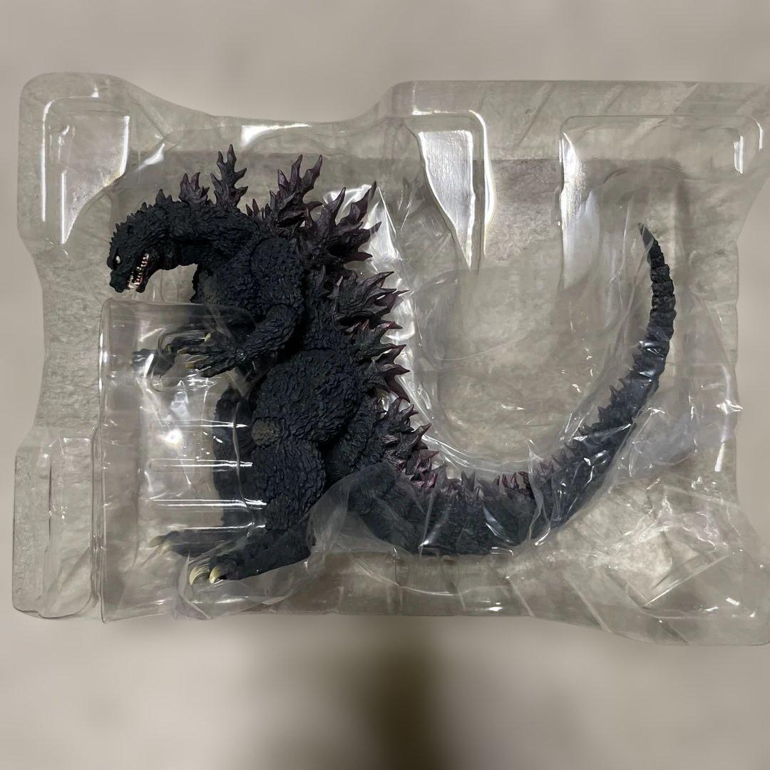 S.H.MonsterArts GODZILLA ゴジラ 2000ミレニアム