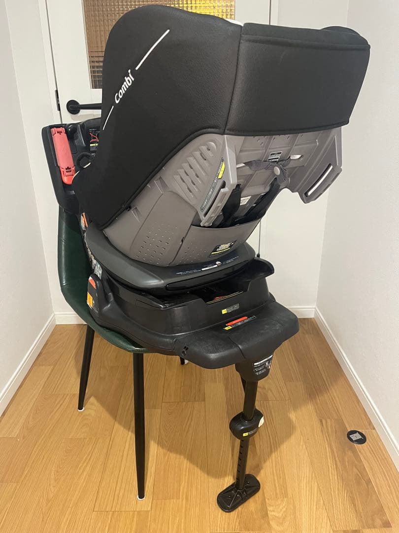 【美品】Combi コンビ ゼウスターンユーロ 回転式チャイルドシート 新生児〜