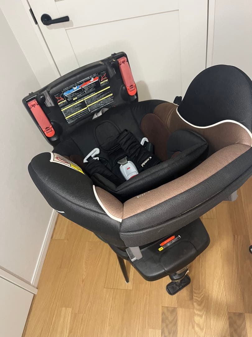 【美品】Combi コンビ ゼウスターンユーロ 回転式チャイルドシート 新生児〜