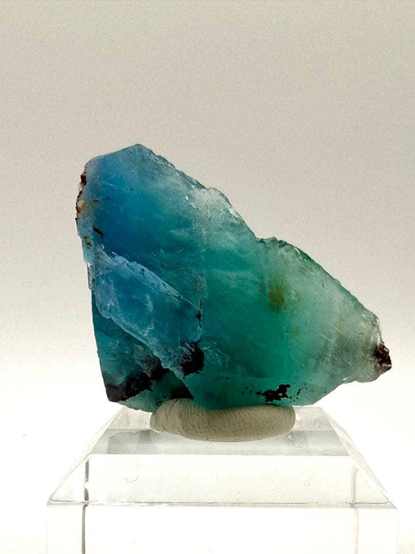 黒い森　フローライト　ドイツ産　天然石　原石　蛍石　鉱物標本