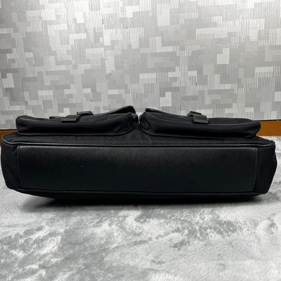 近年モデル Prada プラダ 2way ビジネスバッグ A4 斜め掛け 黒