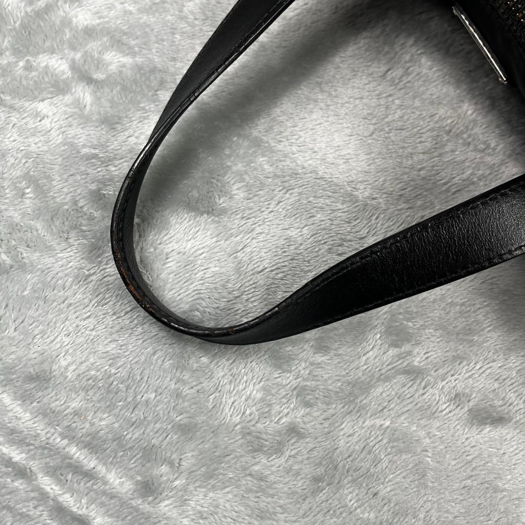 近年モデル Prada プラダ 2way ビジネスバッグ A4 斜め掛け 黒