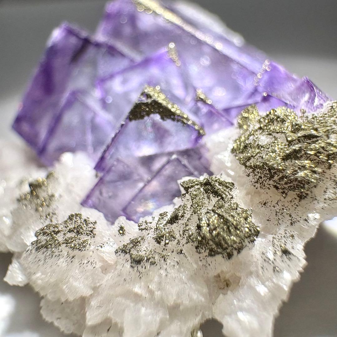 453 中国　ヤオガンシャン産　フローライト&パイライト