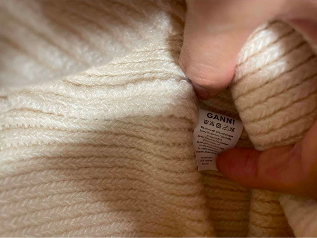 ガニー　GANNI ニット帽　ビーニー　アイボリー　白