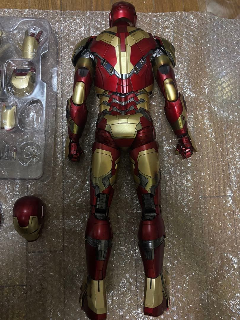 ホットトイズ　アイアンマン3 1/4スケールフィギュア クォーター マーク42