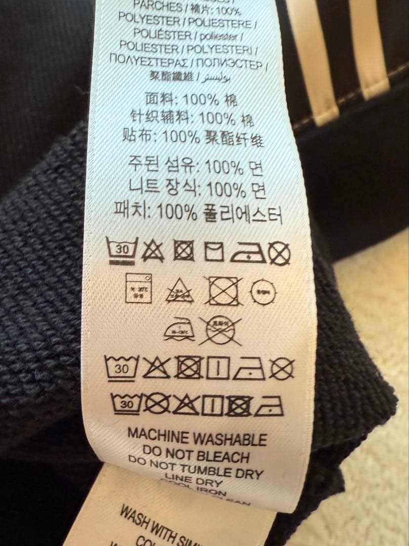 akn.fuj_BURBERRY 黒トレーナー 3Y