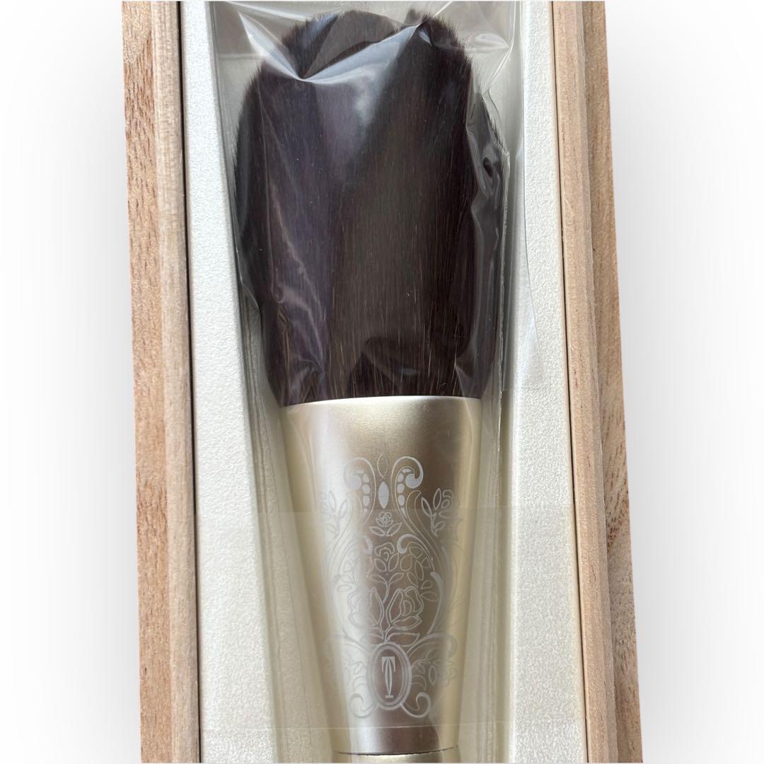 【新品未使用品】カネボウ　トワニー　鉄舟パウダーブラシ　専用ポーチ付