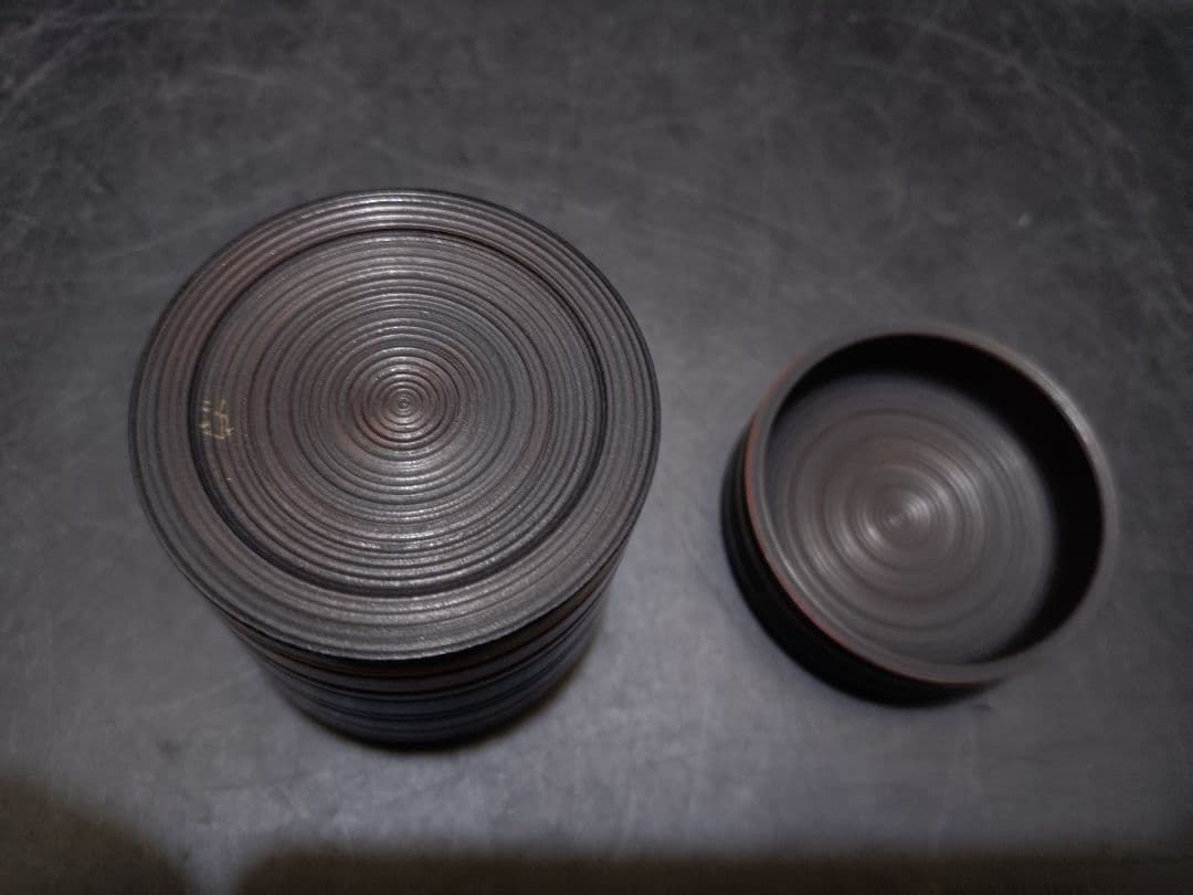 川端近左造　唐物写独楽塗煙草入　共箱　検　表千家