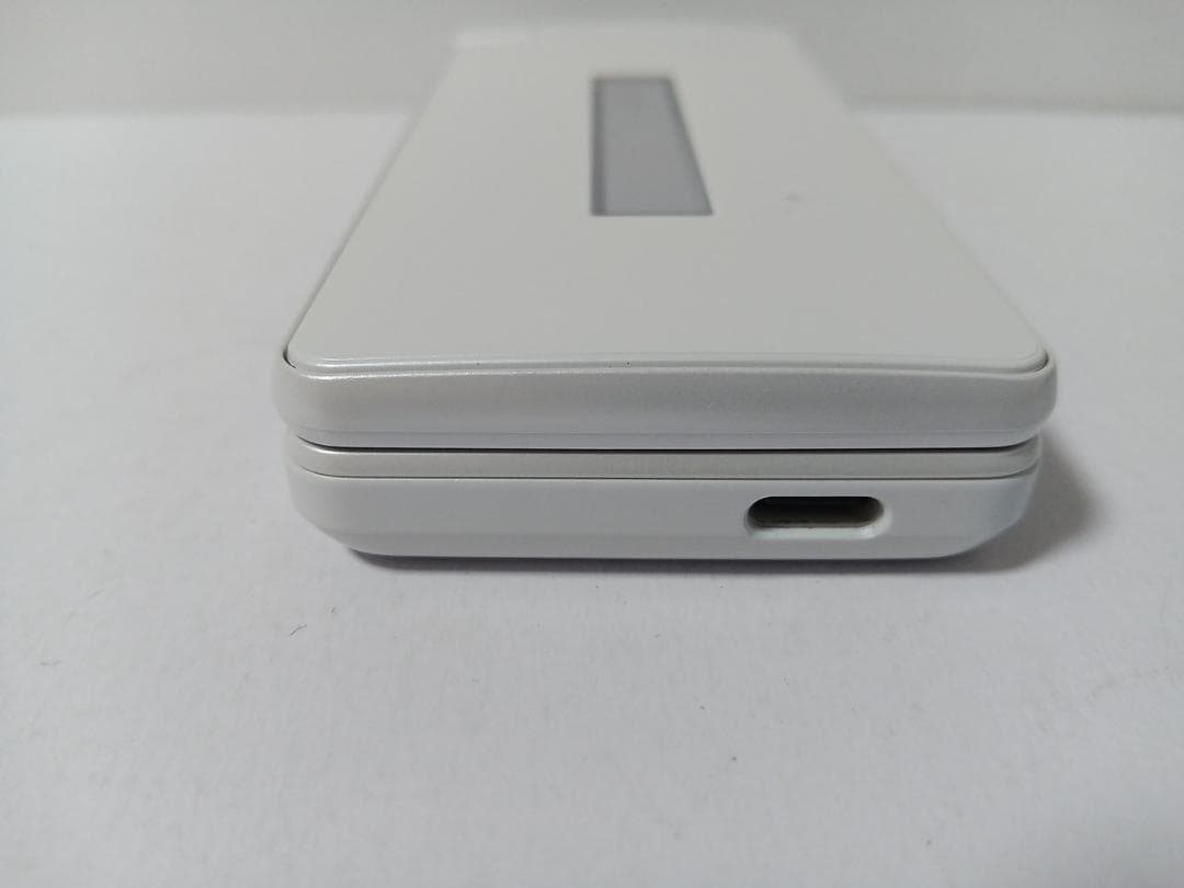 ☆ Y!mobile AQUOS ケータイ4 A206SH ホワイト