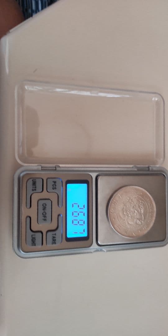 A010 古銭 旧貨幣 明治11年 1円銀貨 丸銀