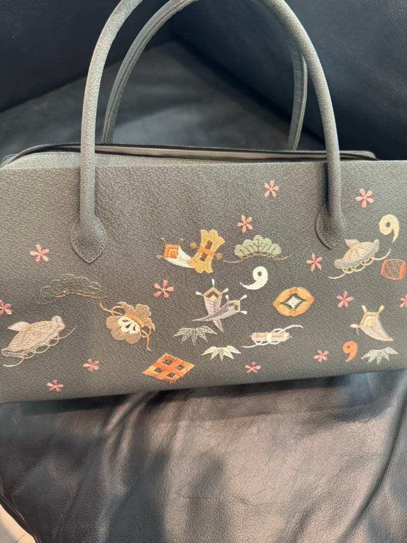 刺繍付きグレー和装用バッグ