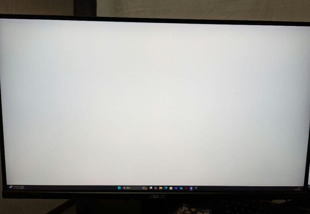 ASUS TUF GAMING VG28UQL1A 28インチ 4K 144Hz