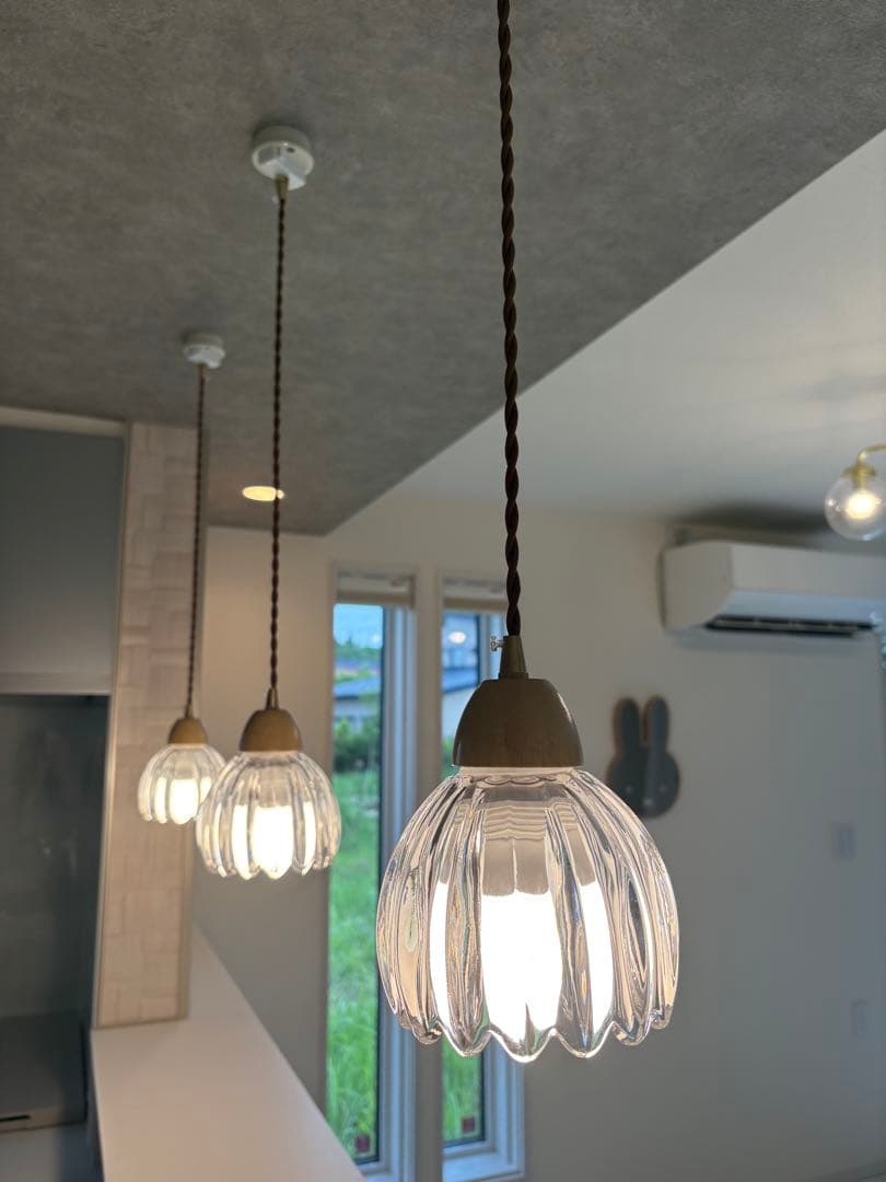 フラワー型クリアガラスペンダントライト 3灯