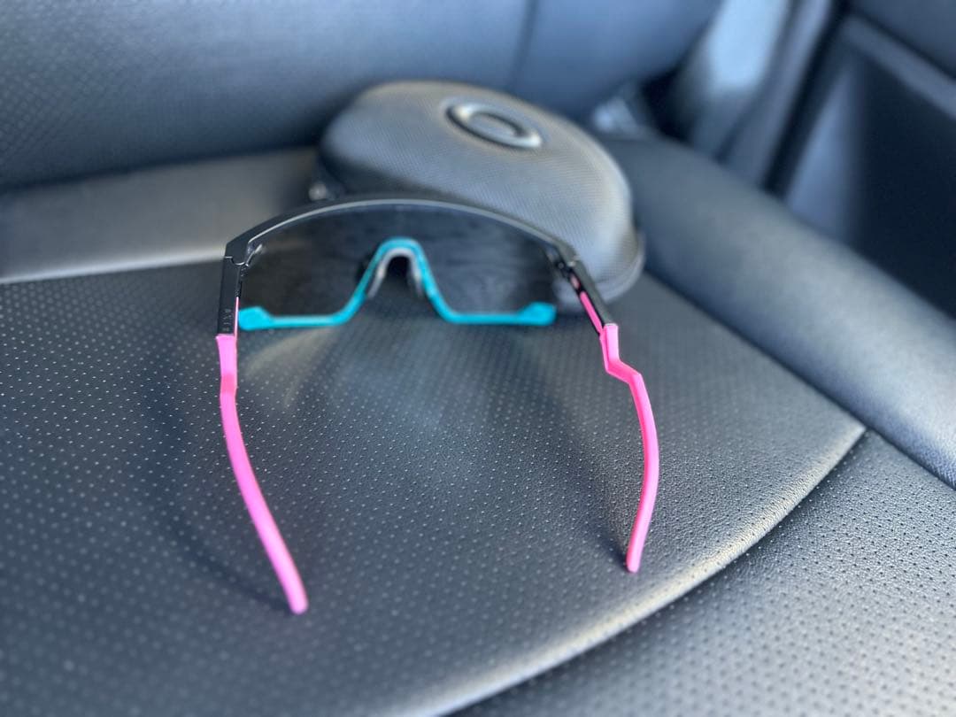 Oakley BXTRスポーツサングラス ケース付き