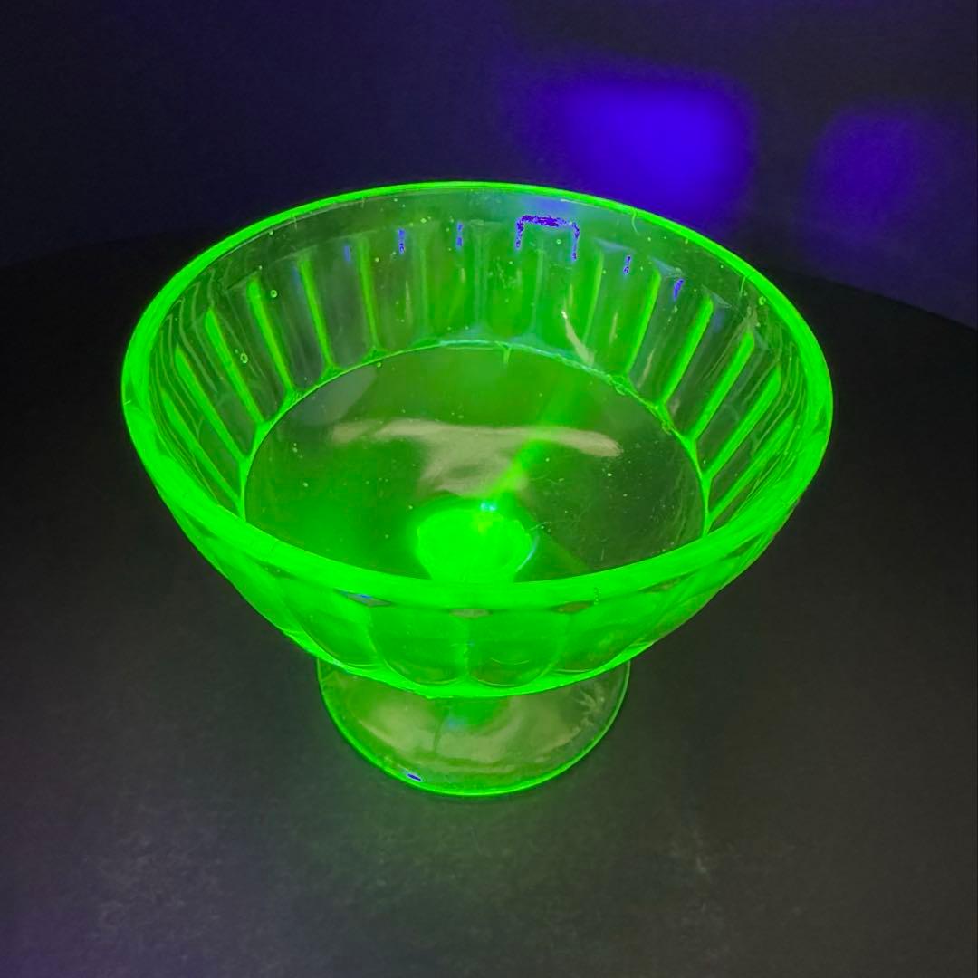 ウランガラス　デザートカップ　送料込み