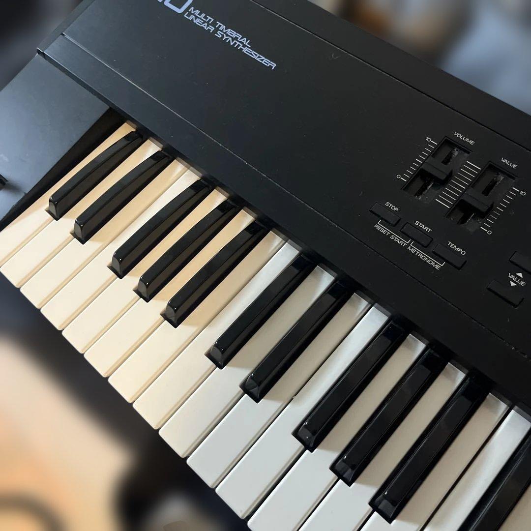 Roland D-10 ローランド シンセサイザー61鍵 マルチ キーボード