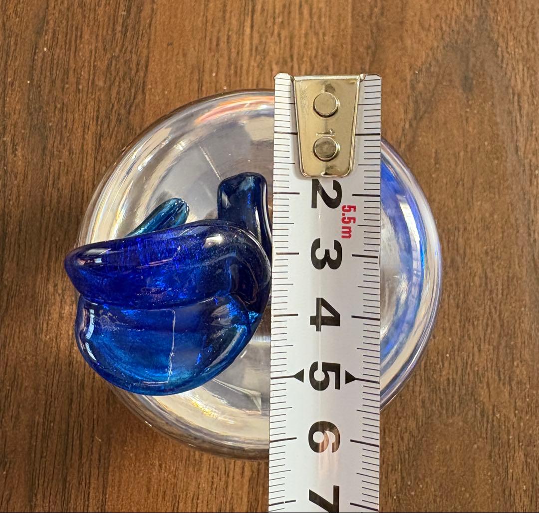 りんごの置物　リチャード・ラカム作　スウェーデン