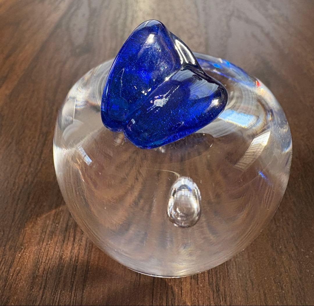 りんごの置物　リチャード・ラカム作　スウェーデン