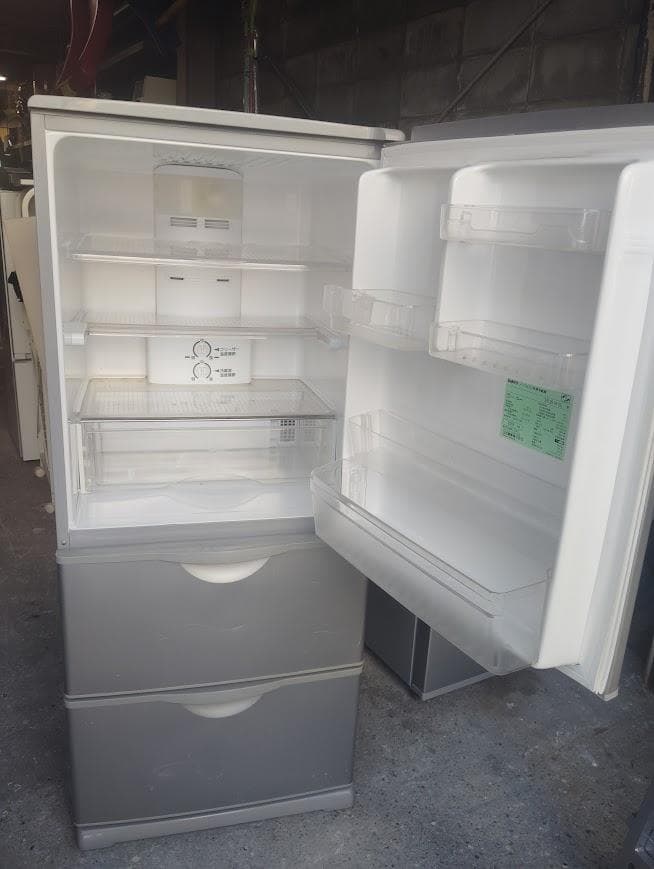 大阪府配送料無料！SANYO 3ドア冷蔵庫 2009年 キッチン 人気 大阪市