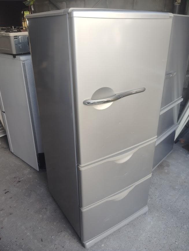 大阪府配送料無料！SANYO 3ドア冷蔵庫 2009年 キッチン 人気 大阪市