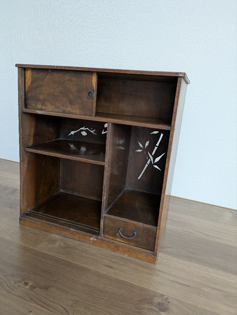 竹模様の木製茶箪笥