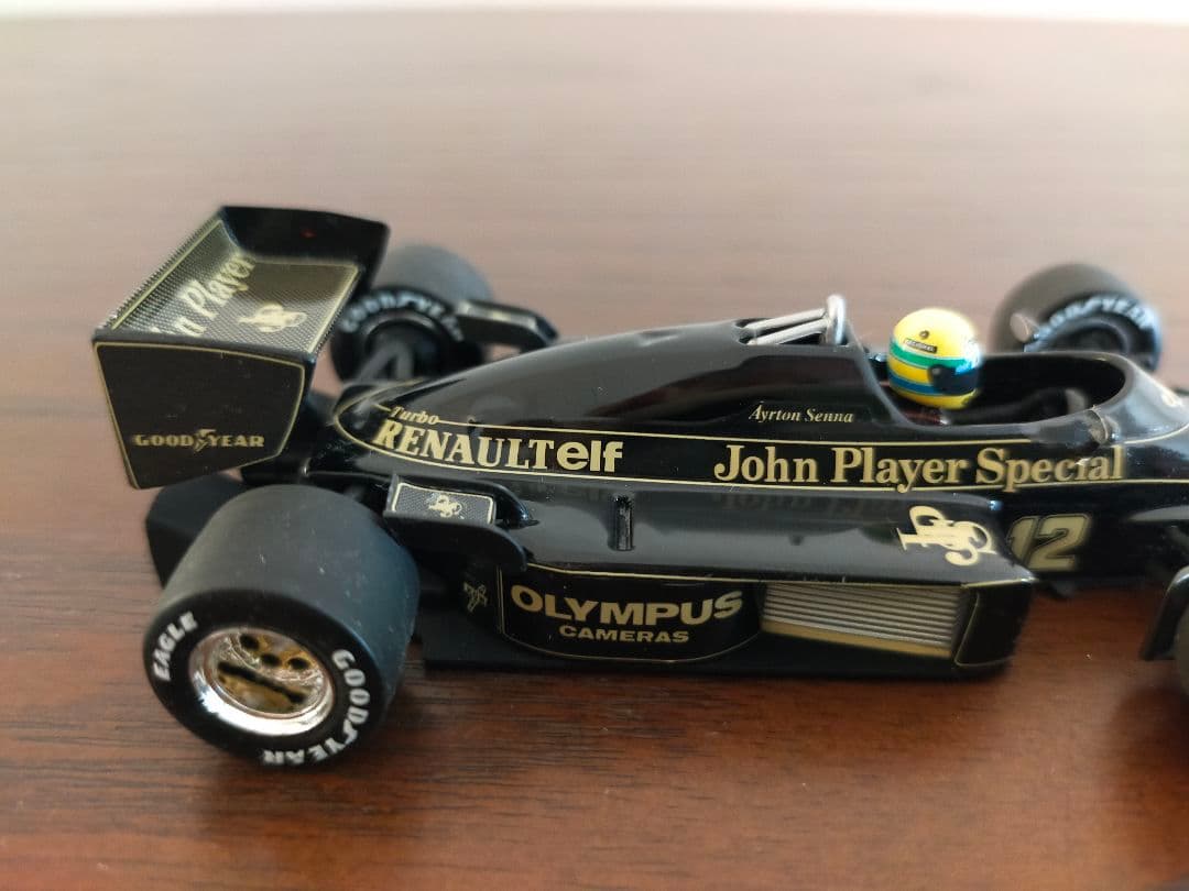 ミニチャンプス 1/43 ロータス ルノー 97T アイルトンセナ 1985