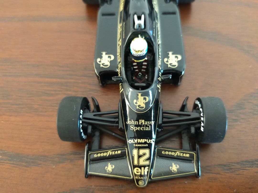 ミニチャンプス 1/43 ロータス ルノー 97T アイルトンセナ 1985