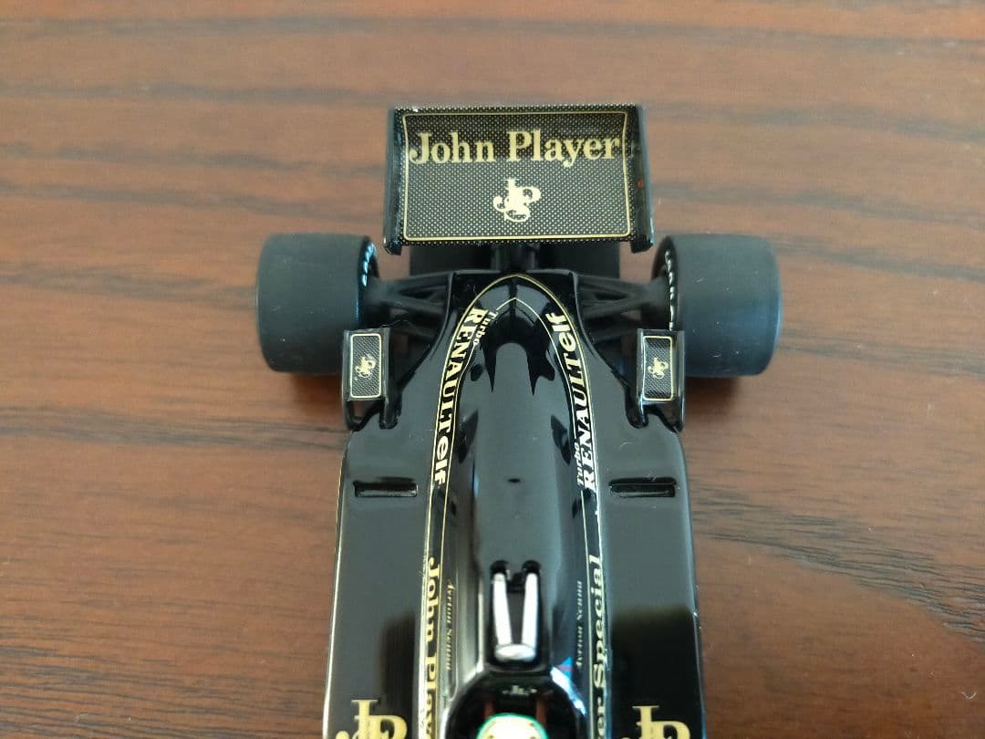 ミニチャンプス 1/43 ロータス ルノー 97T アイルトンセナ 1985