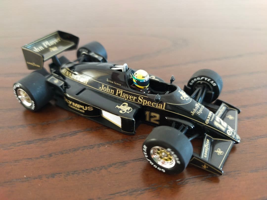 ミニチャンプス 1/43 ロータス ルノー 97T アイルトンセナ 1985