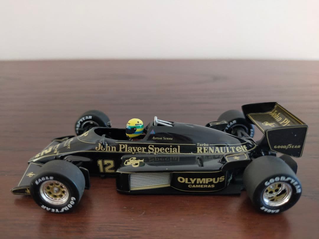 ミニチャンプス 1/43 ロータス ルノー 97T アイルトンセナ 1985