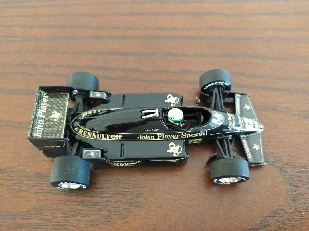ミニチャンプス 1/43 ロータス ルノー 97T アイルトンセナ 1985