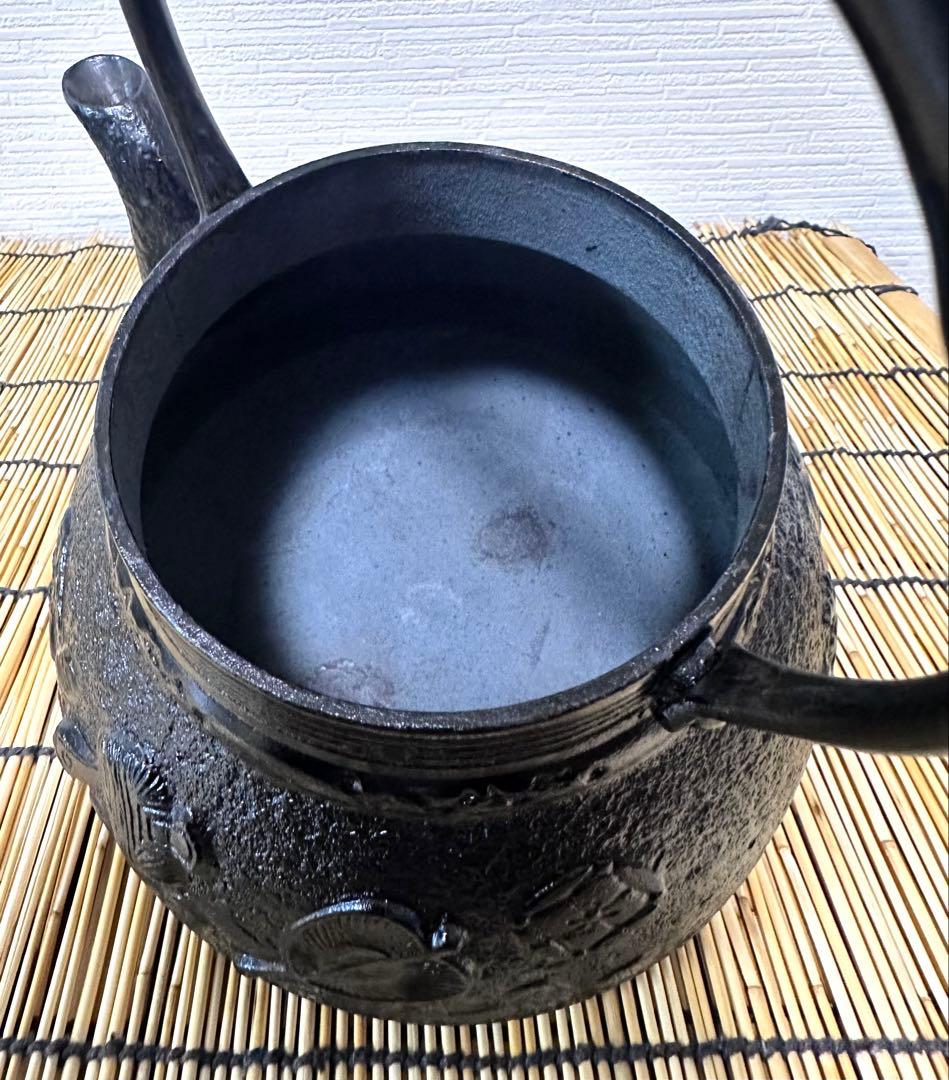 未使用品、供箱、栞付　南部岩鋳四代目清末作 　真作保証　１８型コシキ宝　南部鉄瓶