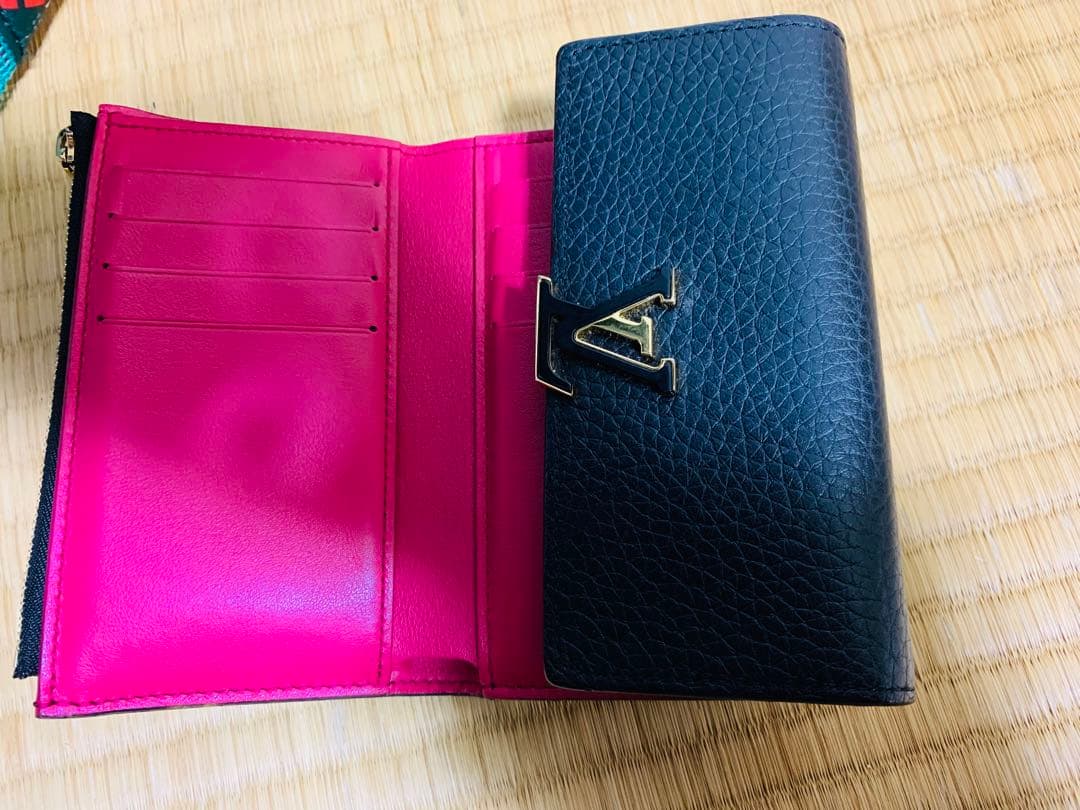 LOUIS VUITTON ルイ・ヴィトン　カプシーヌ　コンパクト　三つ折り財布