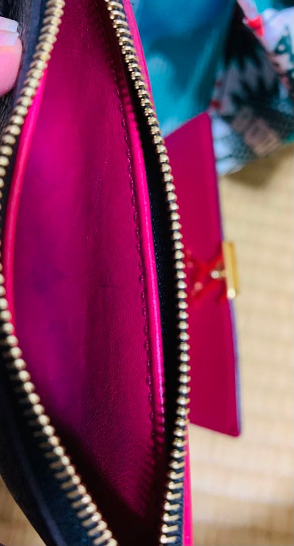 LOUIS VUITTON ルイ・ヴィトン　カプシーヌ　コンパクト　三つ折り財布