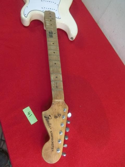 41：Fender Stratocaster エレキギター 部品取りジャンク