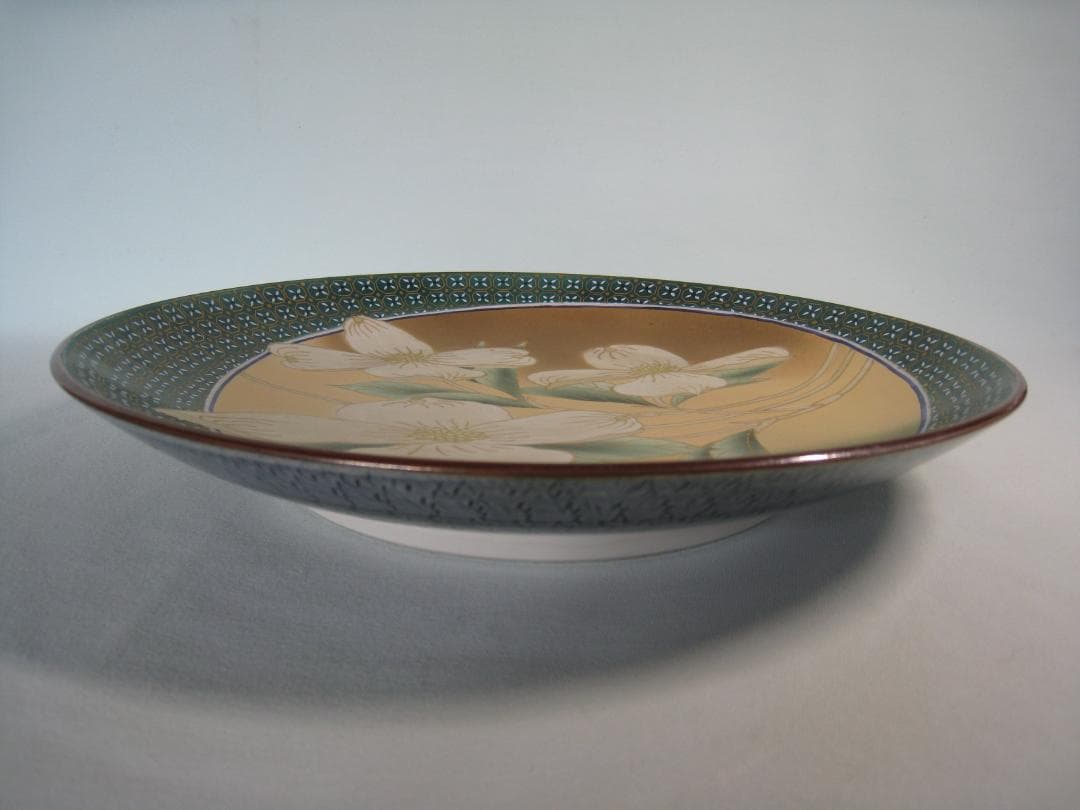 九谷焼　澤田富雄（号 穂光）昭和天皇御生誕百年記念 小紋花みづきの図