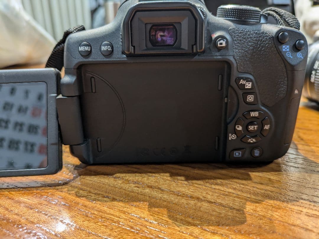 Canon EOS kyss8i一眼レフカメラ 交換レンズ2本付き