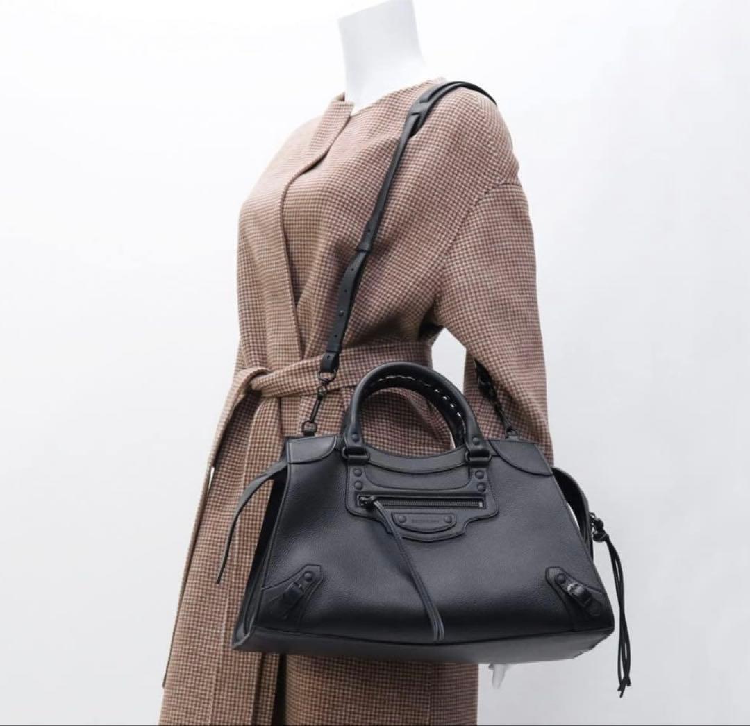 バレンシアガ　バッグ ネオクラシック ショルダー　ハンドバッグ ブラック