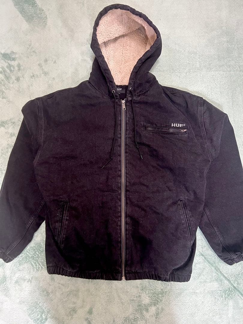 HUF フード付き黒ジャンパー