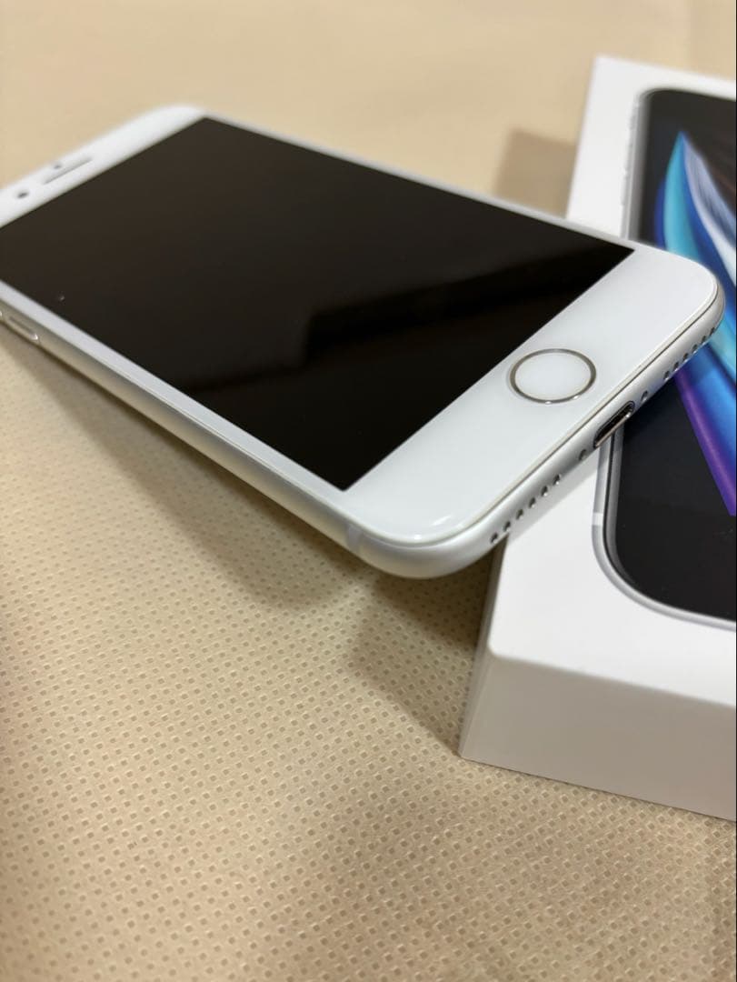 【美品】iPhone8 シルバー 64GB ガラスフィルム付