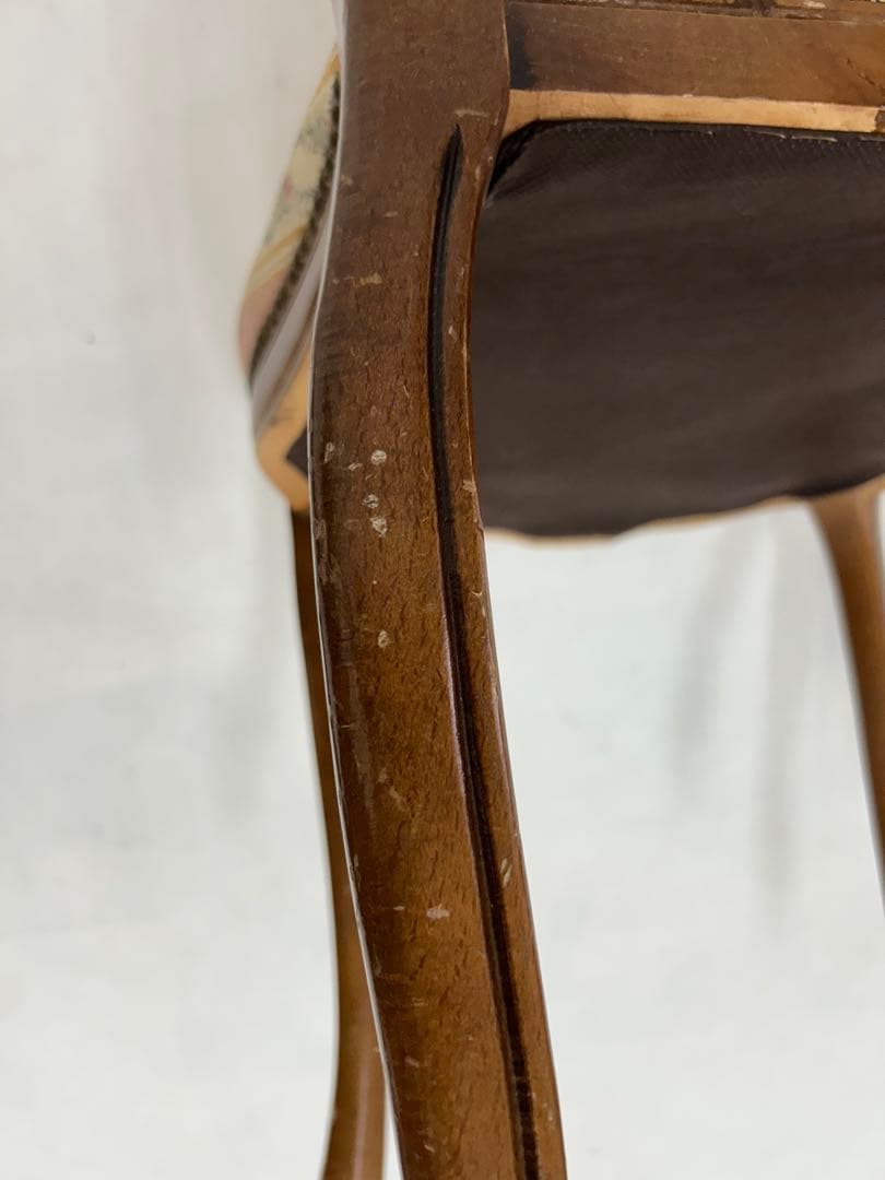 ロココ調西洋風木製椅子 ピンクとクリーム