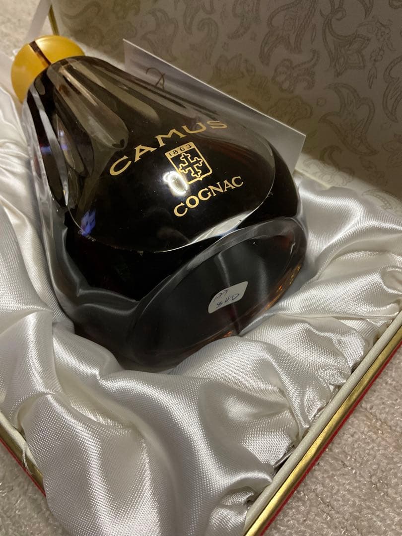 CAMUS・COGNAC。カラフェ・バカラ。LA GRANDE MARQUE。