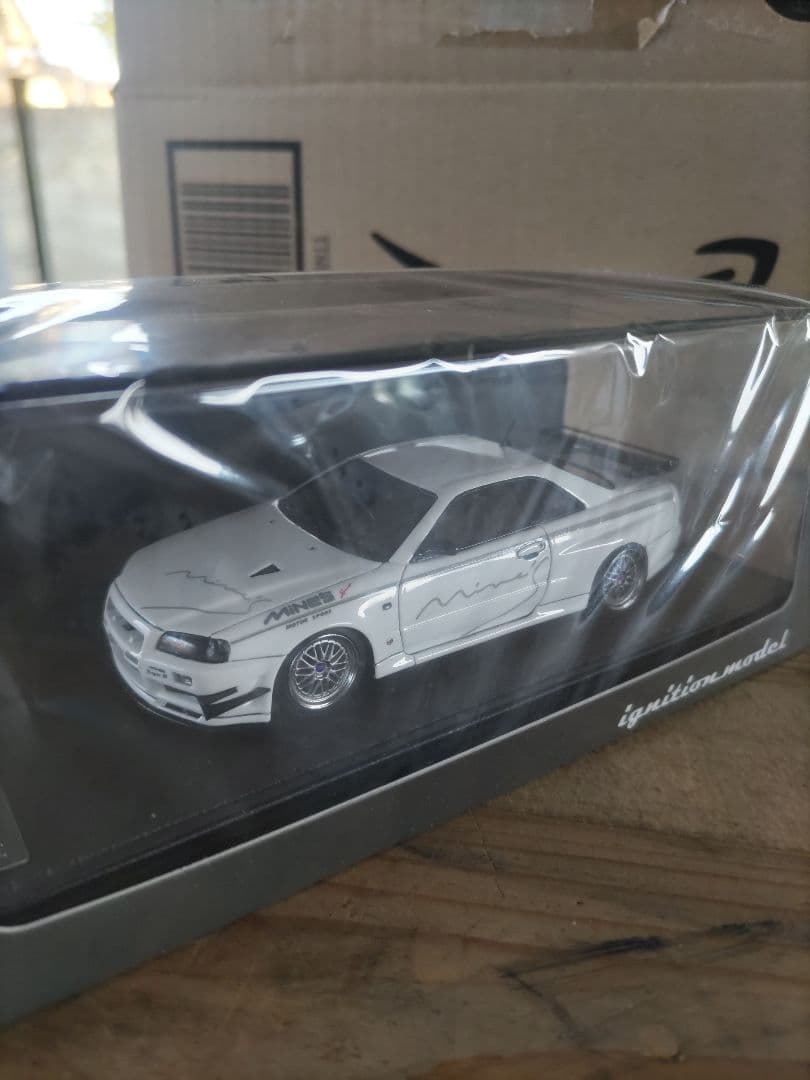 新品未開封　スカイラインGT-Rマインズ（R34）イグニッションモデル　1/43