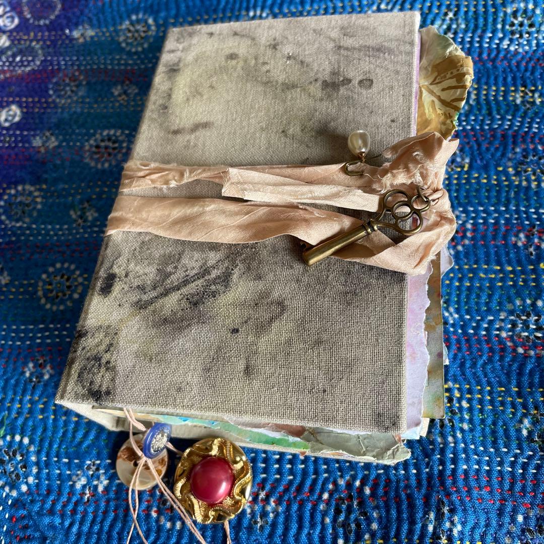 庭の本棚 「襤褸の本5〜ジェムレの本〜」 The book of \