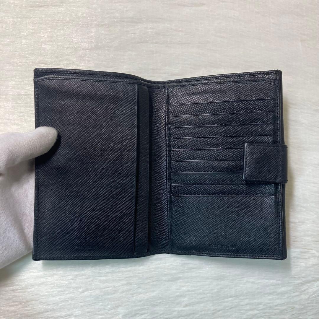 早い者勝ち　美品　PRADA プラダ　二つ折り　折りたたみ　フラップ　三角ロゴ