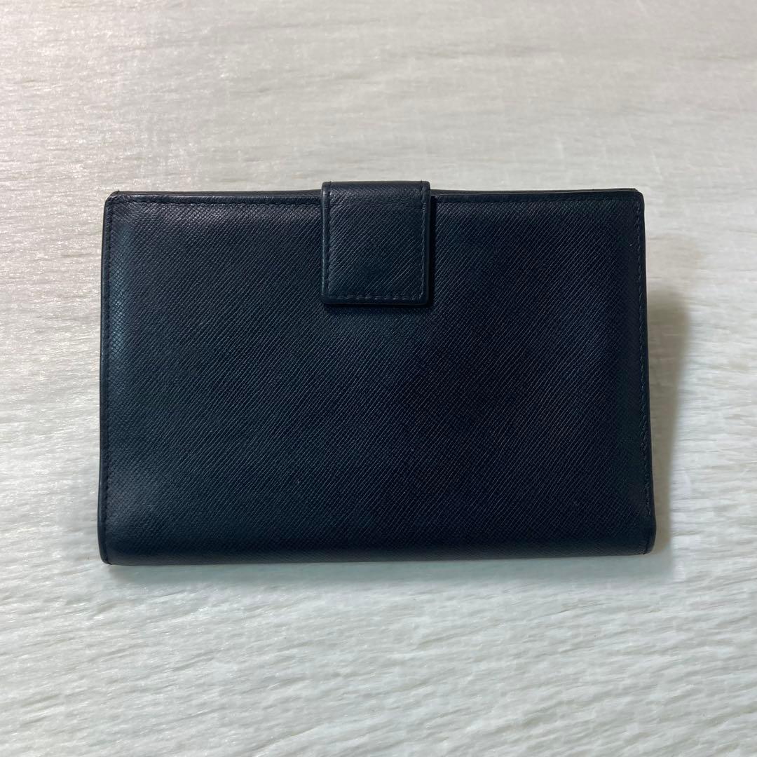 早い者勝ち　美品　PRADA プラダ　二つ折り　折りたたみ　フラップ　三角ロゴ